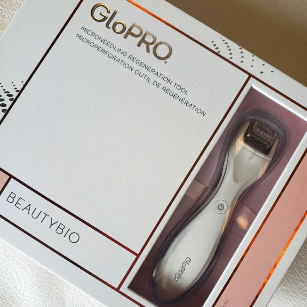 BeautyBio GloPRO Microneedling Tool